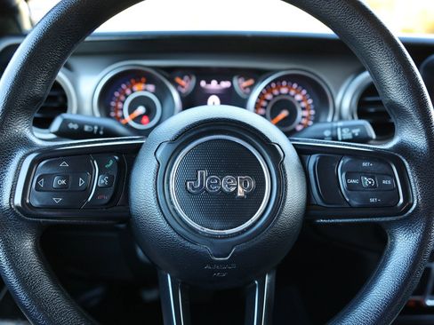 Used 2021 Jeep Wrangler Unlimited Sport image 37