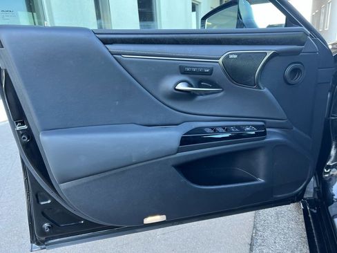 Used 2024 Lexus ES 350 Luxury w/ Accessory Package (Z2) image 10