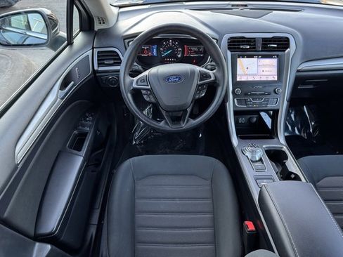 Certified 2019 Ford Fusion SE image 5