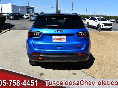 Used 2024 Jeep Compass Trailhawk image 8