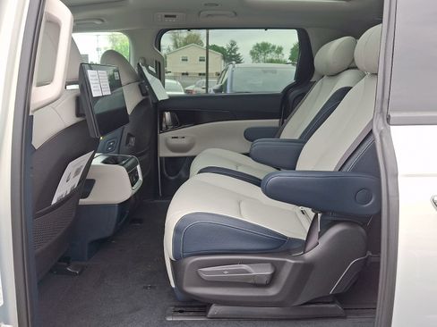 New 2026 Kia Carnival SX Prestige FWD image 9