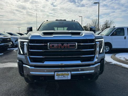Certified 2025 GMC Sierra 2500 SLT image 9