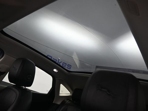 Used 2021 Jaguar E-PACE SE image 27