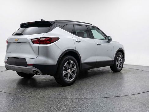 Used 2025 Chevrolet Blazer LT image 9