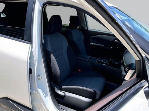 Certified 2023 Nissan Rogue SV FWD image 9