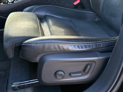 Used 2020 Volvo XC40 T5 R-Design w/ Protection Package Premier image 25