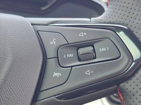 New 2026 Chevrolet Trax RS w/ Sunroof Package FWD image 23