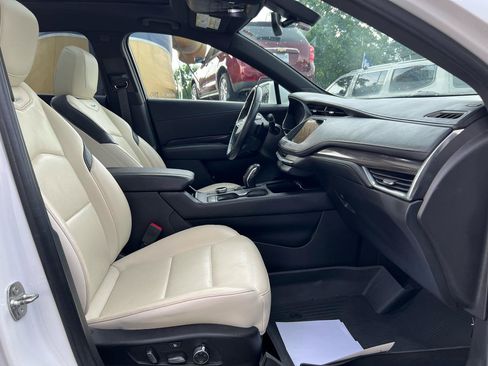 Used 2019 Cadillac XT4 Sport AWD/4WD image 16