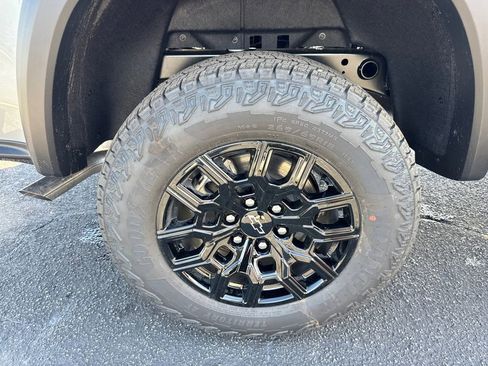 New 2026 Chevrolet Colorado Trail Boss AWD/4WD image 18