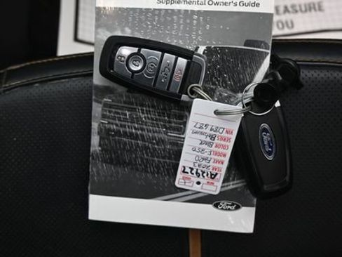 Used 2023 Ford F250 Platinum image 10