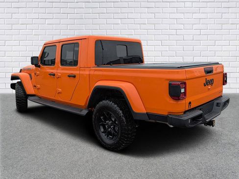 Used 2025 Jeep Gladiator Sport image 3