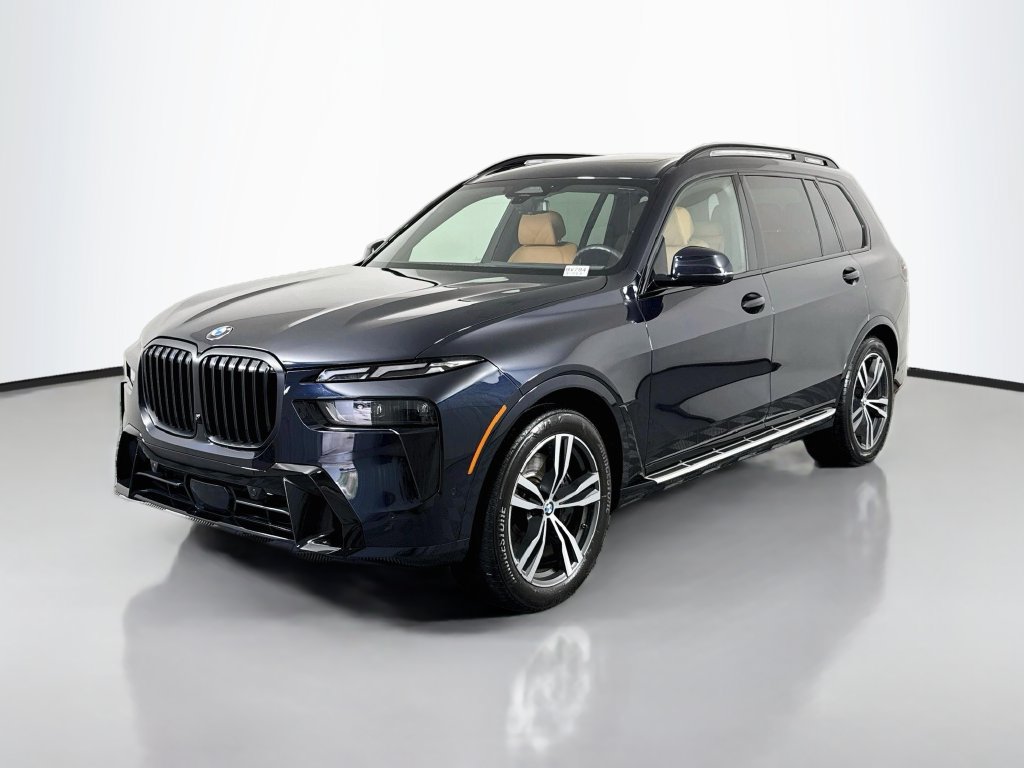 Used 2026 BMW X7 xDrive40i AWD/4WD image 3