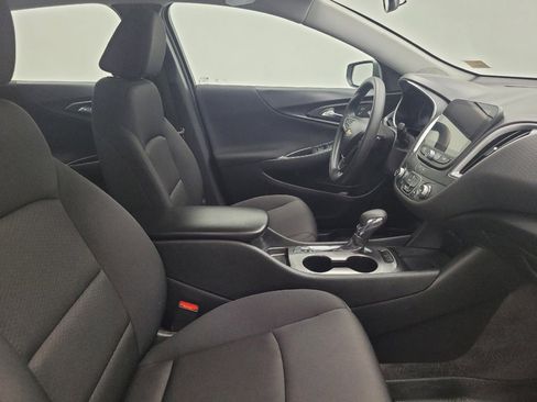 Used 2025 Chevrolet Malibu LS FWD image 21