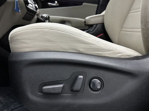 Used 2019 Kia Sorento LX image 13