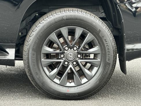 Used 2022 Lexus GX 460 Premium w/ Premium Package AWD/4WD image 34