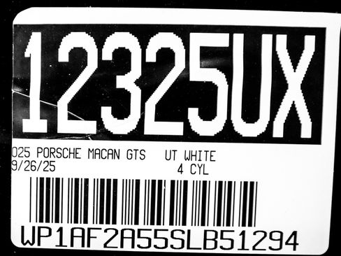 Used 2025 Porsche Macan GTS image 31