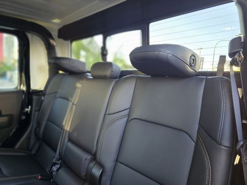 New 2026 Jeep Gladiator Sahara image 23