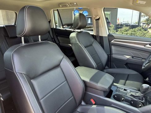 Used 2023 Volkswagen Atlas SE image 12