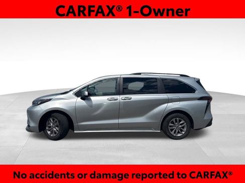 Used 2024 Toyota Sienna XLE image 2