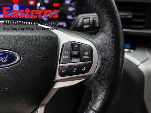 Used 2022 Ford Explorer XLT w/ Equipment Group 202A image 16