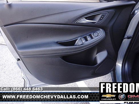 Certified 2025 Buick Encore GX Preferred FWD image 31