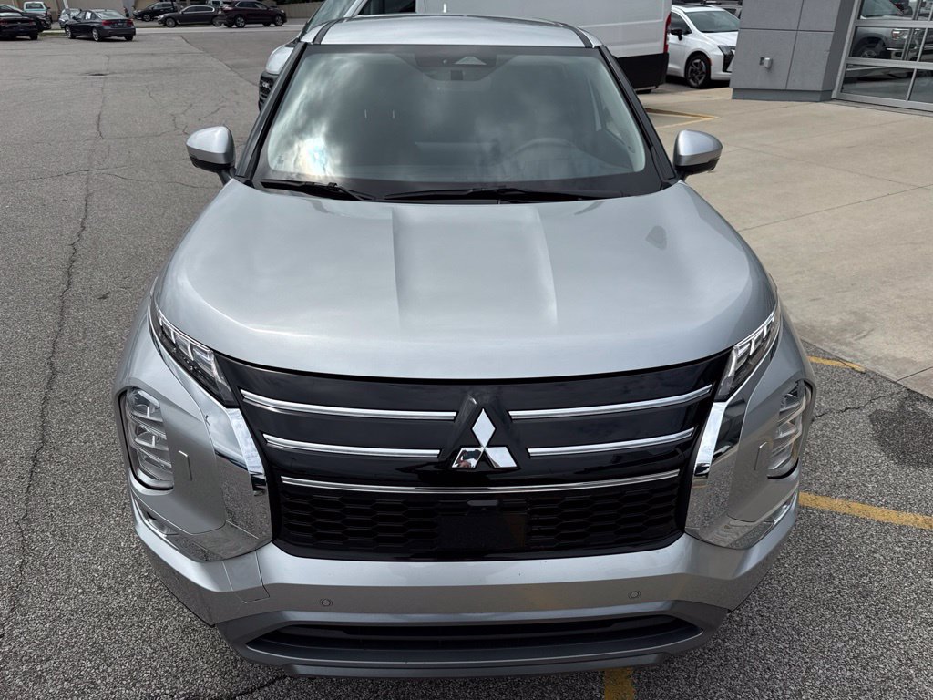 Used 2025 Mitsubishi Outlander SE AWD/4WD image 10