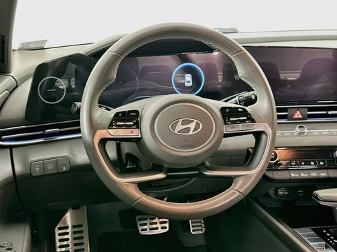 Used 2025 Hyundai Elantra SEL FWD image 18