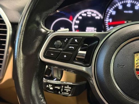 Used 2019 Porsche Cayenne AWD/4WD image 16