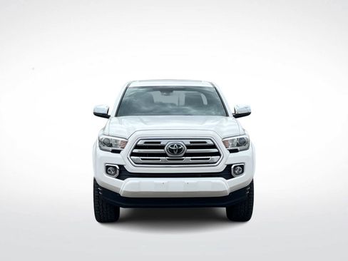 Used 2019 Toyota Tacoma Limited AWD/4WD image 3