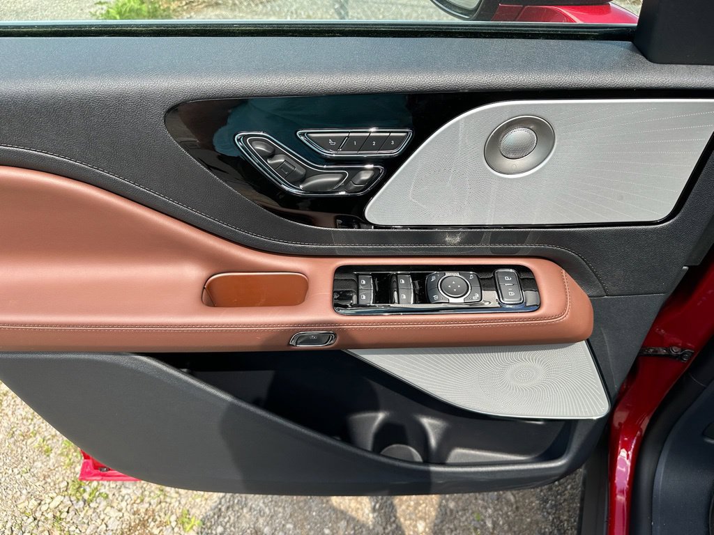 New 2026 Lincoln Aviator Reserve AWD/4WD image 19