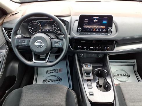 Used 2022 Nissan Rogue SV image 19