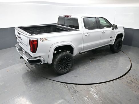 New 2026 GMC Sierra 1500 AT4 w/ Technology Package AWD/4WD image 32
