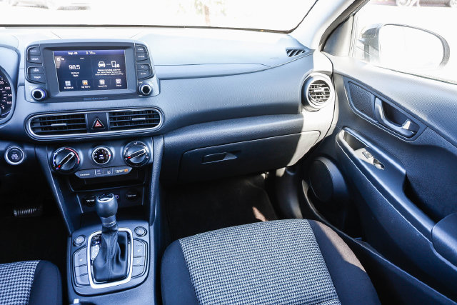 Used 2018 Hyundai Kona SEL AWD/4WD image 18