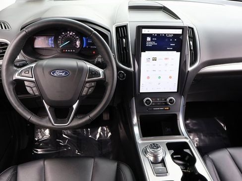 Used 2022 Ford Edge Titanium image 14