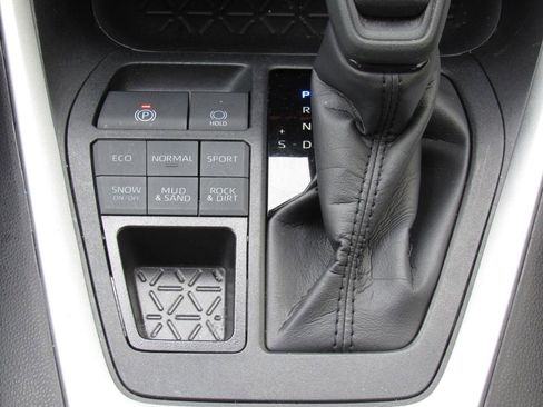 Certified 2024 Toyota RAV4 XLE w/ Convenience Package image 30