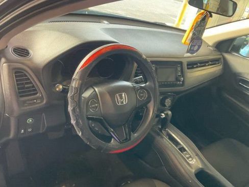 Used 2019 Honda HR-V LX image 2