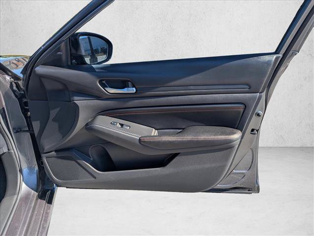 Used 2022 Nissan Altima 2.5 SR w/ Midnight Edition Package FWD image 26