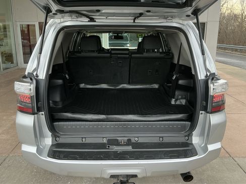 Used 2015 Toyota 4Runner SR5 image 24