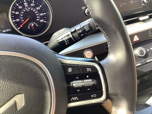 Used 2024 Kia Carnival LX image 29