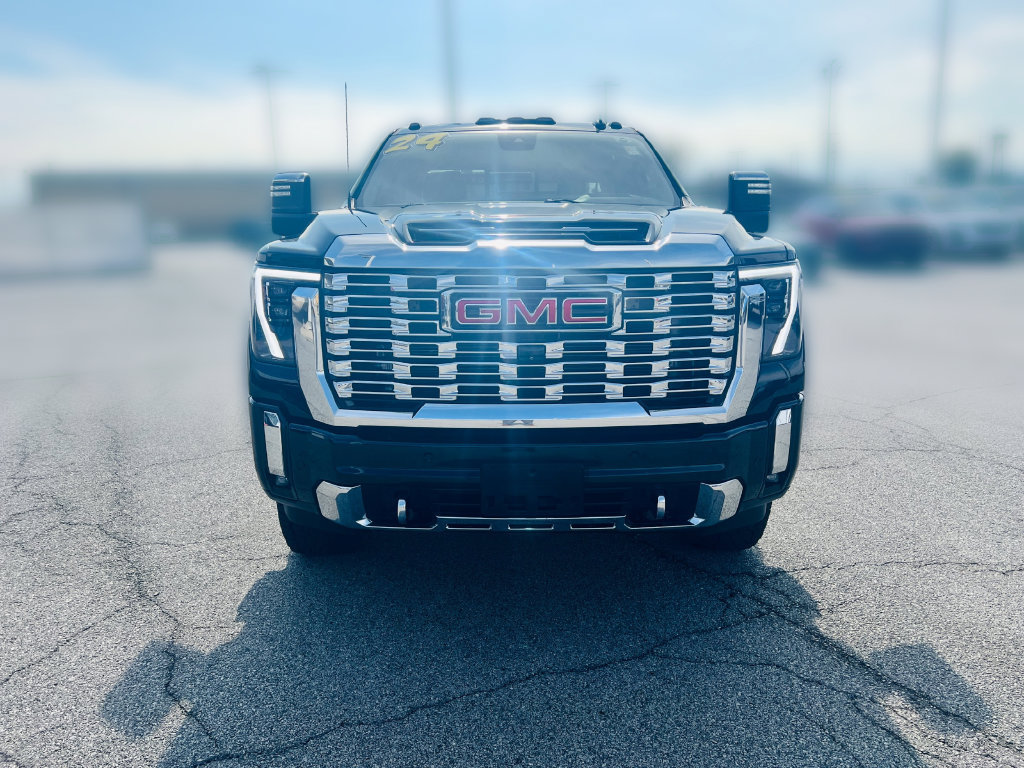 Used 2024 GMC Sierra 3500 Denali w/ Denali Reserve Package AWD/4WD image 11