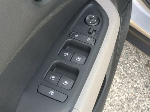 New 2026 Hyundai Venue SEL image 18