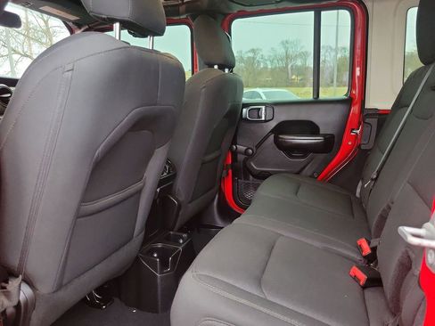 Used 2019 Jeep Wrangler Unlimited Sport image 22