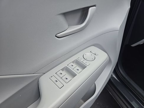 Used 2024 Hyundai Kona SEL AWD/4WD image 12