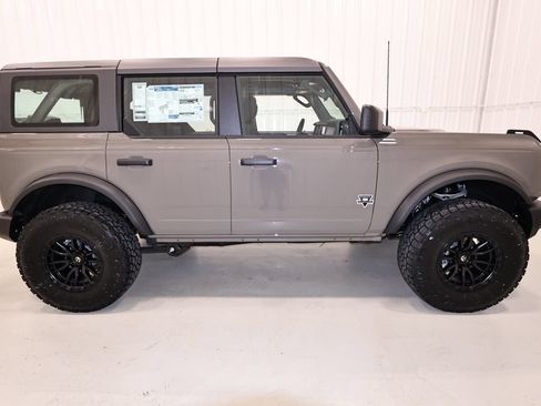 New 2026 Ford Bronco 4-Door AWD/4WD image 2