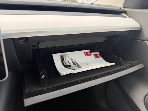 Used 2020 Tesla Model Y Long Range image 23