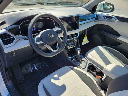 New 2026 Volkswagen Taos SE image 16