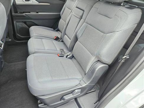 Used 2025 Ford Explorer Active image 18