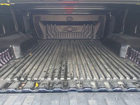 Used 2022 Chevrolet Silverado 1500 Custom w/ Safety Confidence Package image 8