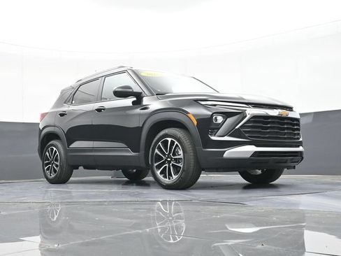 Used 2025 Chevrolet TrailBlazer LT AWD/4WD image 49