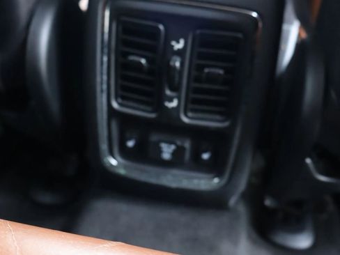 Used 2012 Jeep Grand Cherokee Overland image 21